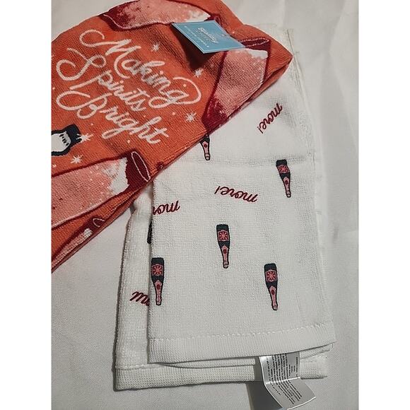 Holiday Cheer Kitchen Towels Making Spirits Bright Wine Bottles Set of 2 - Picture 4 of 7